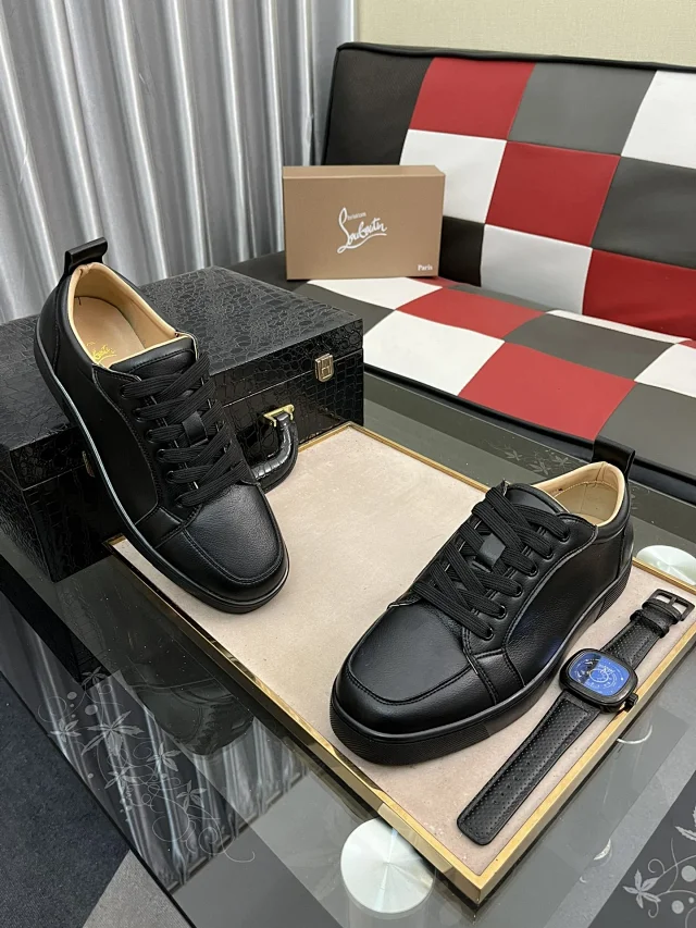 Christian Louboutin Sneakers Louis Junior Spikes low-top product detail image 13