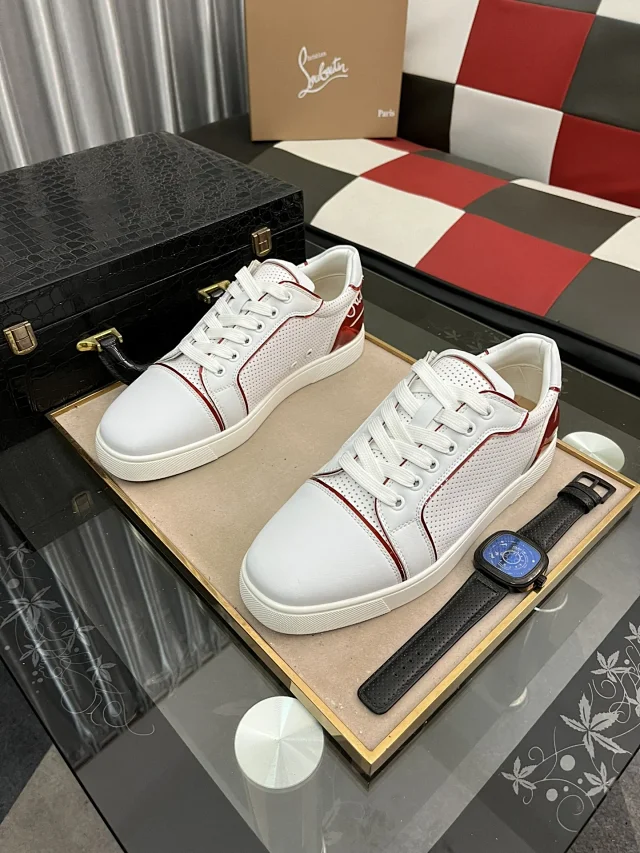 Christian Louboutin Sneakers Louis Junior Spikes low-top product detail image 56