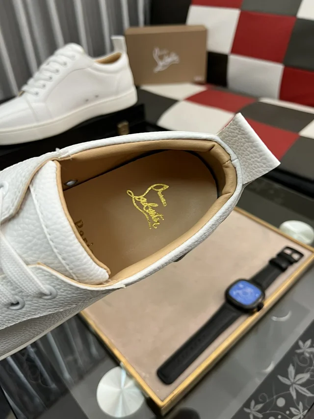 Christian Louboutin Sneakers Louis Junior Spikes low-top product detail image 27