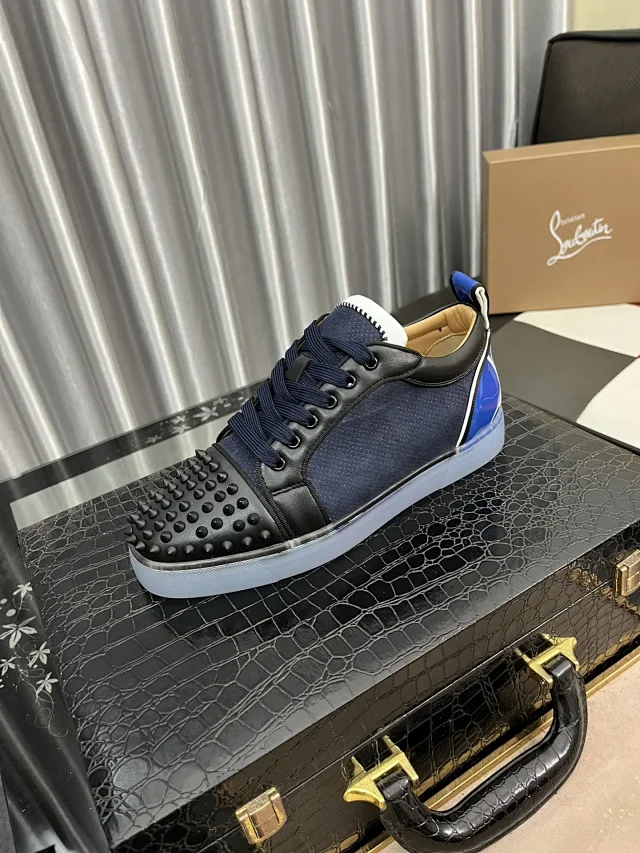 Christian Louboutin Sneakers Louis Junior Spikes low-top product detail image 76