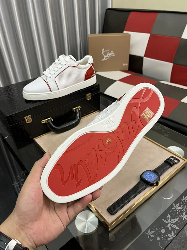 Christian Louboutin Sneakers Louis Junior Spikes low-top product detail image 57