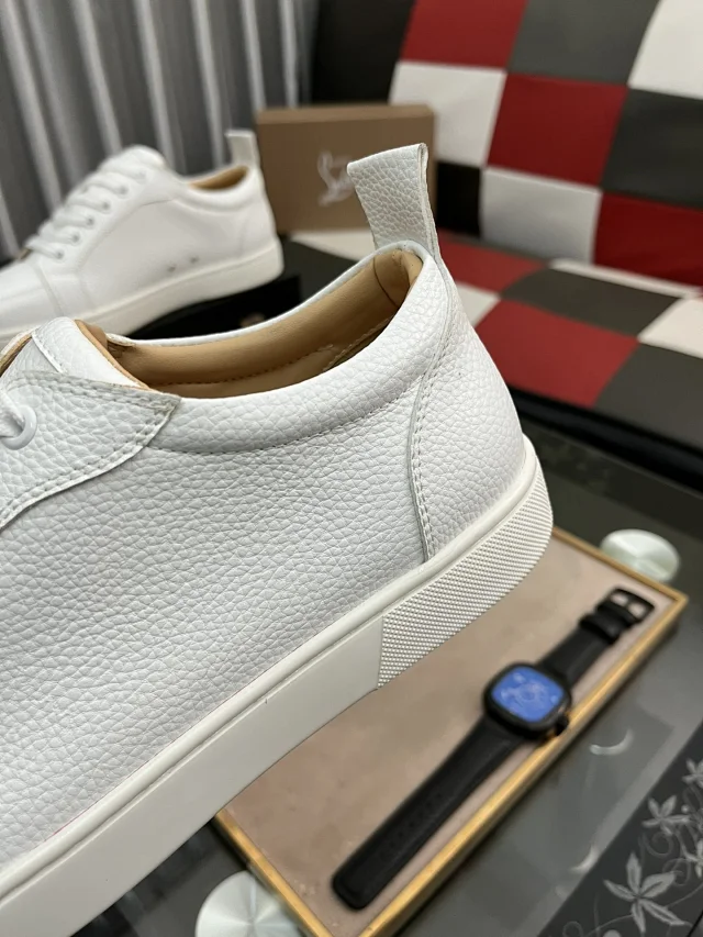Christian Louboutin Sneakers Louis Junior Spikes low-top product detail image 26