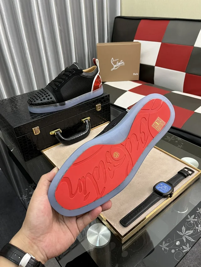 Christian Louboutin Sneakers Louis Junior Spikes low-top product detail image 66