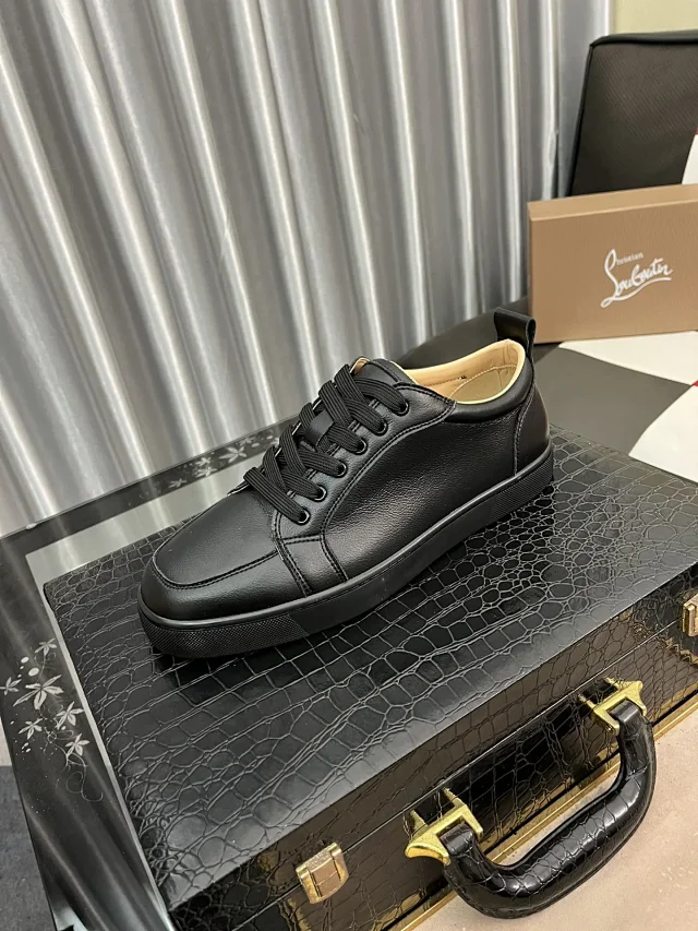 Christian Louboutin Sneakers Louis Junior Spikes low-top product detail image 14