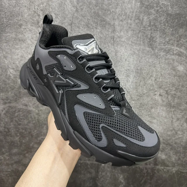 Louis Vuitton Sneakers LV Runner Tatic product detail image 38