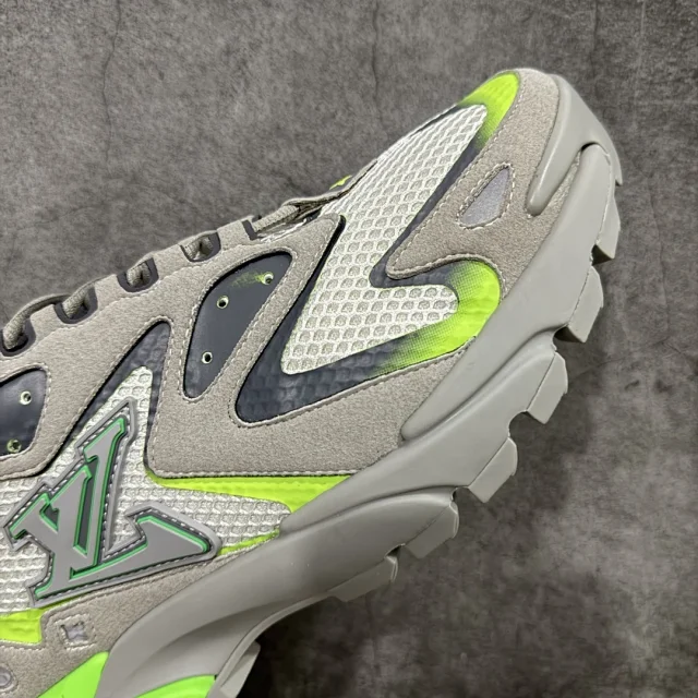 Louis Vuitton Sneakers LV Runner Tatic product detail image 24