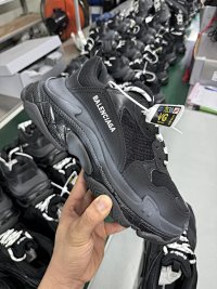 Balenciaga Triple S — seller photo 4