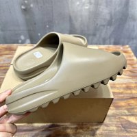 Yeezy Slide — seller photo 6