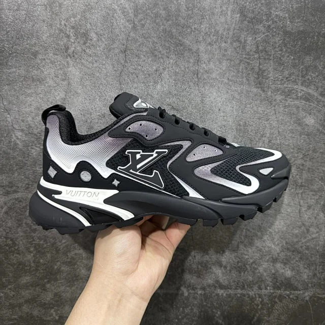 Louis Vuitton Sneakers LV Runner Tatic product detail image 96