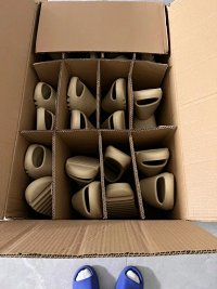 Yeezy Slide — seller photo 4