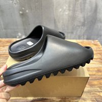 Yeezy Slide — seller photo 2
