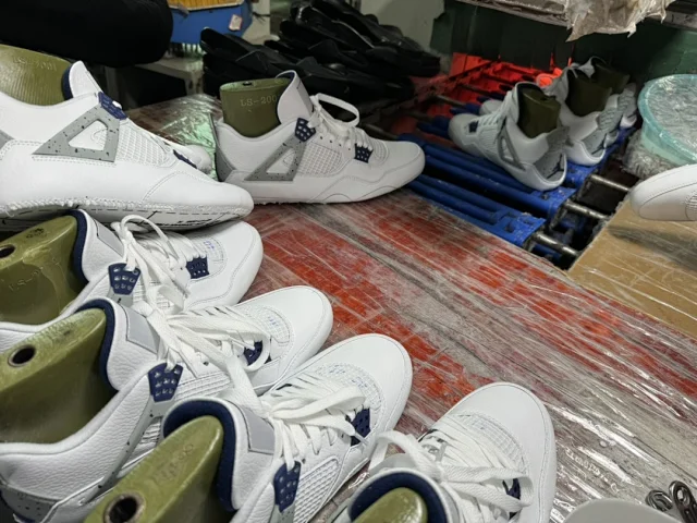 Jordan Sneakers Air 4 product detail image 23
