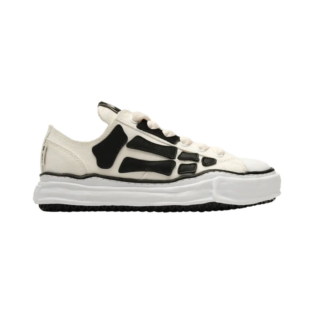 Unbranded Sneakers Low-top canvas with layered distressed rubber sole — Amiri x Maison Mihara Yasuhiro white