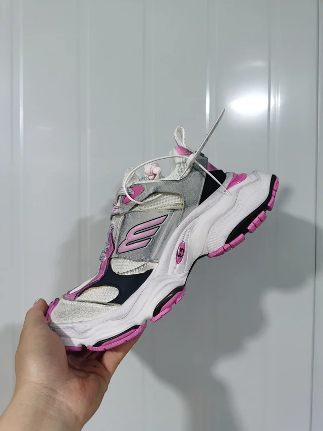 Balenciaga Sneakers Cargo Sneaker product detail image 25