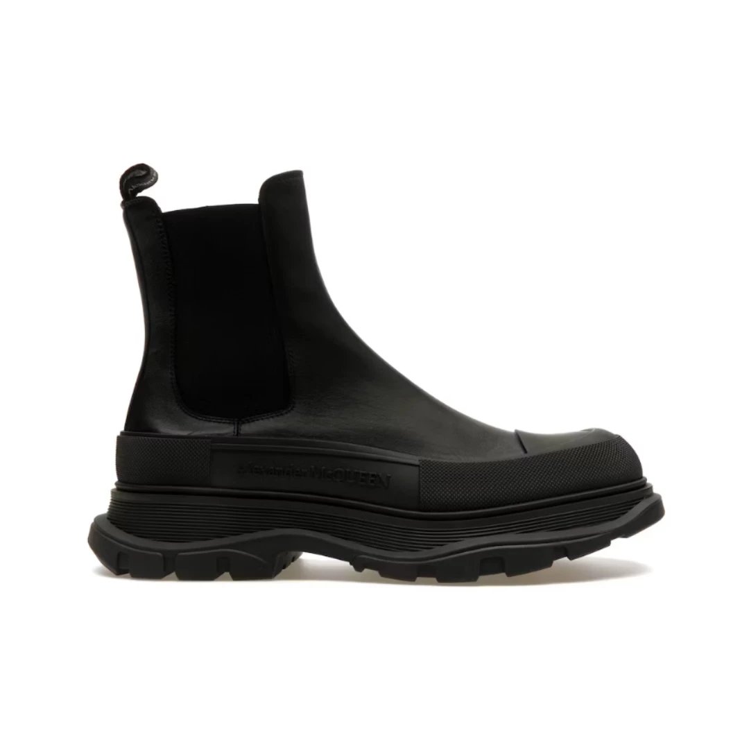 Alexander McQueen Boots Tread Slick platform Chelsea — Triple Black