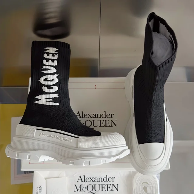 Alexander McQueen Boots Tread Slick platform Chelsea product detail image 5