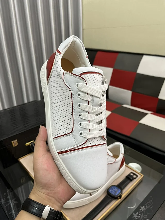 Christian Louboutin Sneakers Louis Junior Spikes low-top product detail image 58