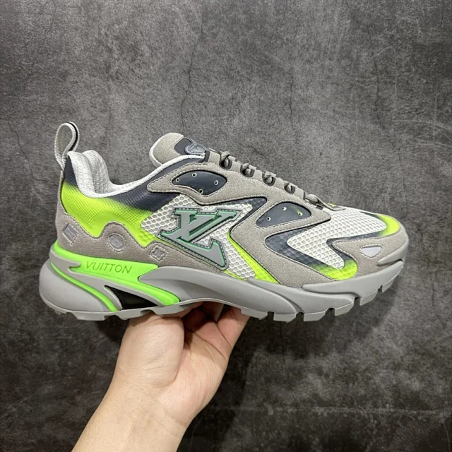 Louis Vuitton Sneakers LV Runner Tatic product detail image 93