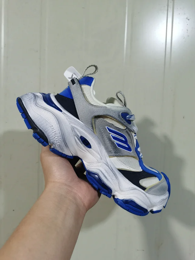 Balenciaga Sneakers Cargo Sneaker product detail image 18
