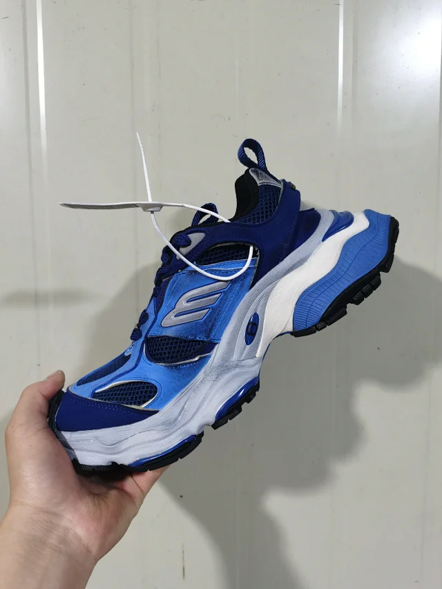 Balenciaga Sneakers Cargo Sneaker product detail image 40