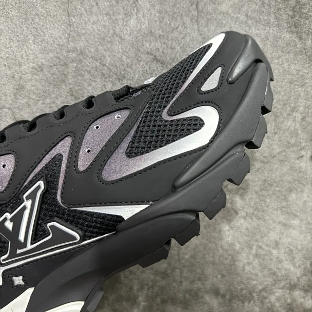 Louis Vuitton Sneakers LV Runner Tatic product detail image 51
