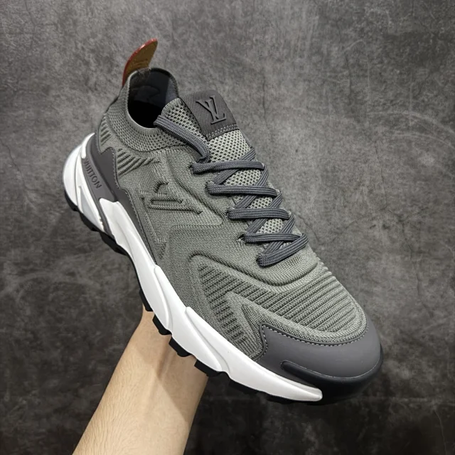 Louis Vuitton Sneakers LV Runner Tatic product detail image 65
