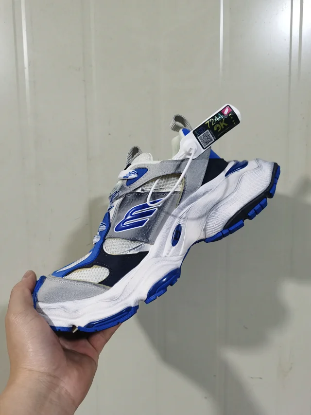 Balenciaga Sneakers Cargo Sneaker product detail image 19