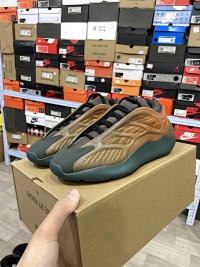Yeezy 700 Enflame Amber — seller photo 9