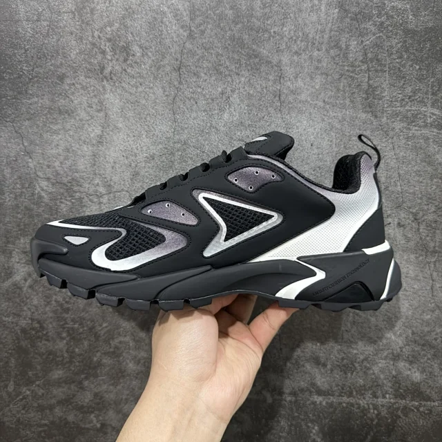Louis Vuitton Sneakers LV Runner Tatic product detail image 48