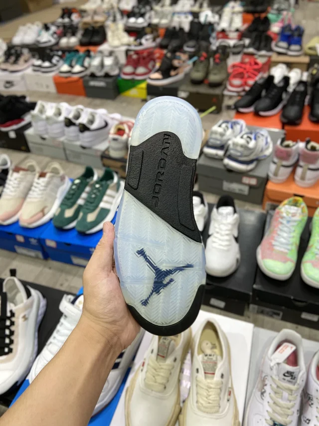 Jordan Sneakers Air 5 product detail image 39