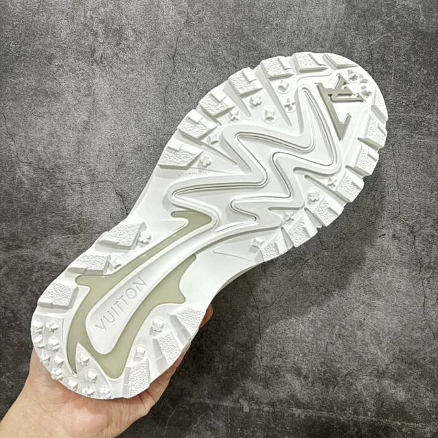 Louis Vuitton Sneakers LV Runner Tatic product detail image 36