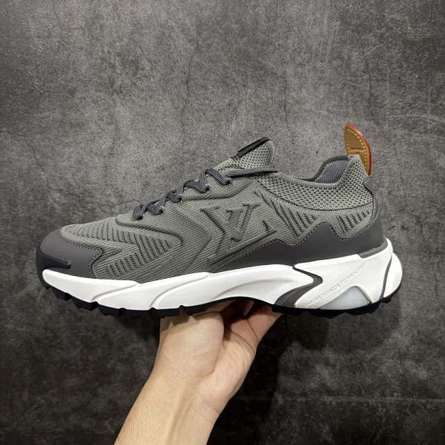 Louis Vuitton Sneakers LV Runner Tatic product detail image 66