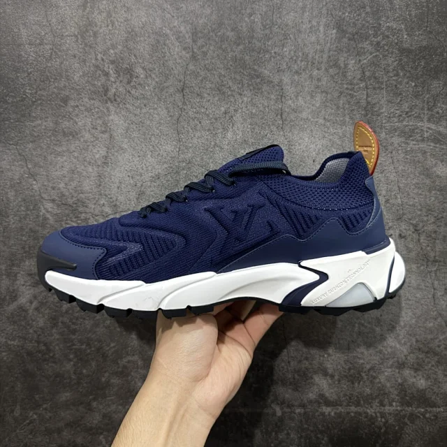 Louis Vuitton Sneakers LV Runner Tatic product detail image 57
