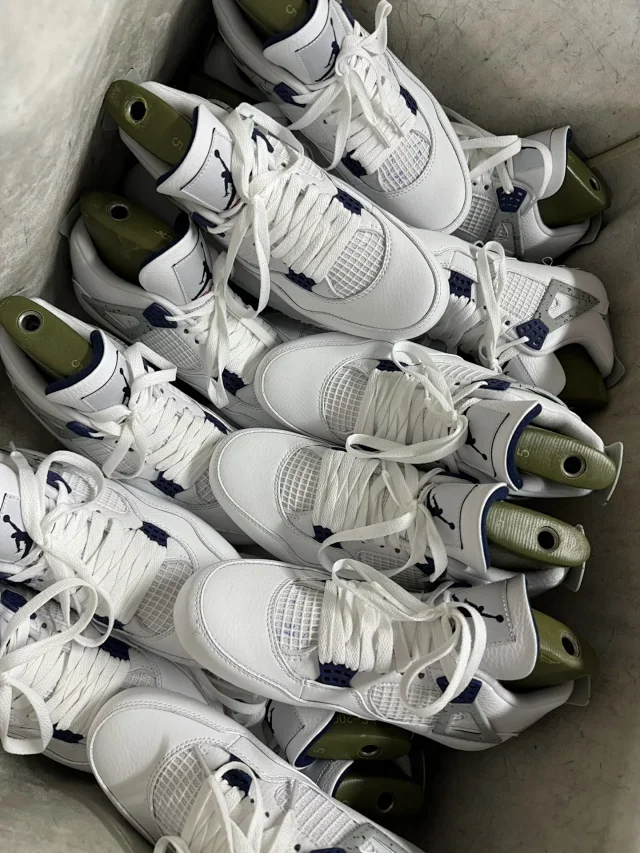 Jordan Sneakers Air 4 product detail image 39
