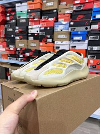 Yeezy 700 Enflame Amber — seller photo 7