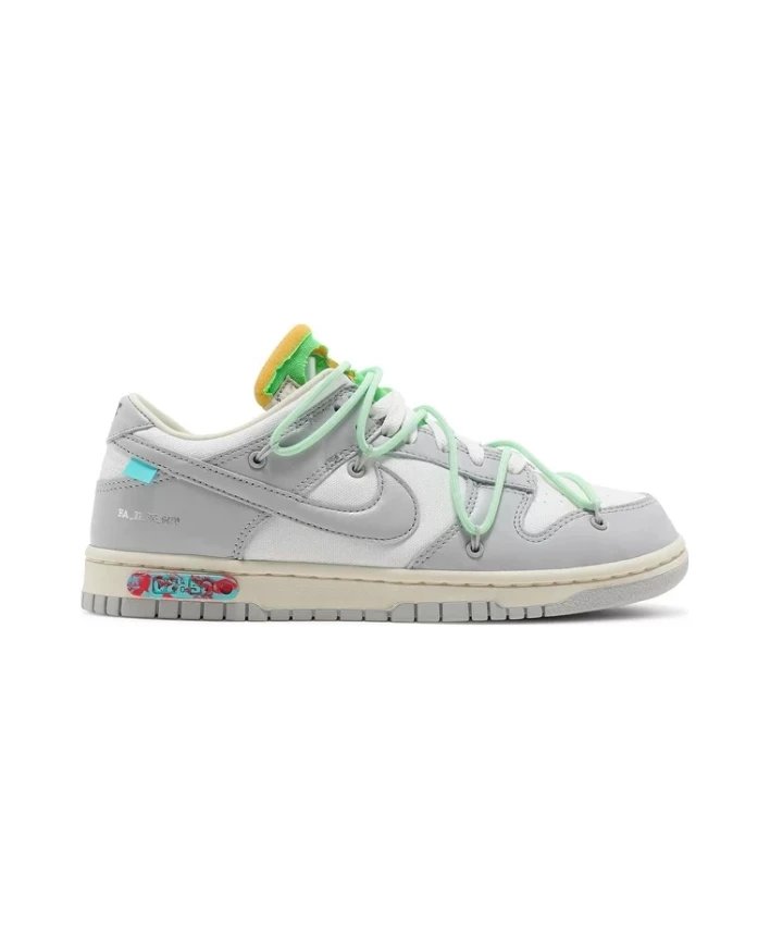Nike Sneakers Dunk Low x Off-White with exposed lace overlay — Lot 07