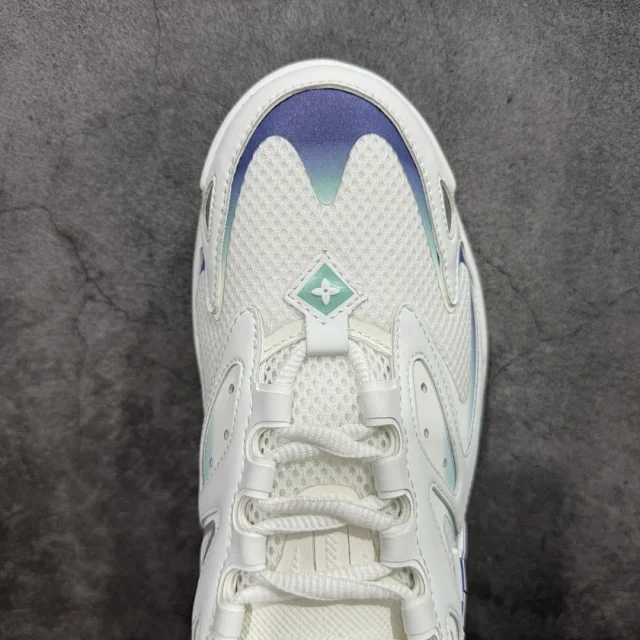 Louis Vuitton Sneakers LV Runner Tatic product detail image 4