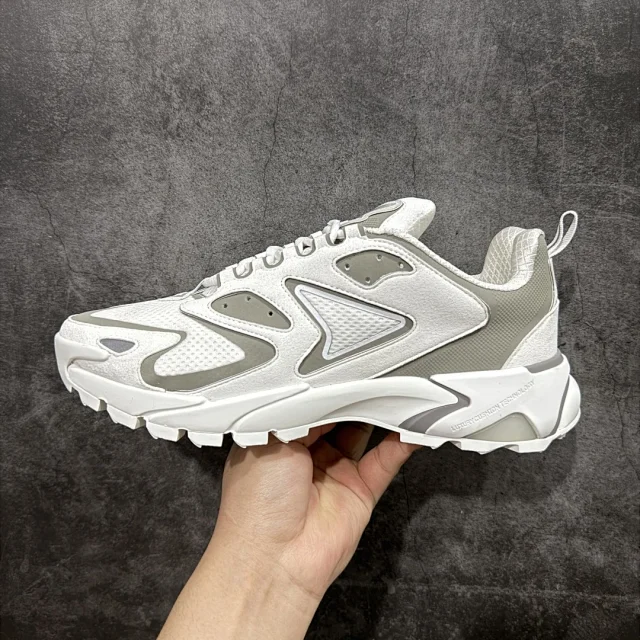 Louis Vuitton Sneakers LV Runner Tatic product detail image 30