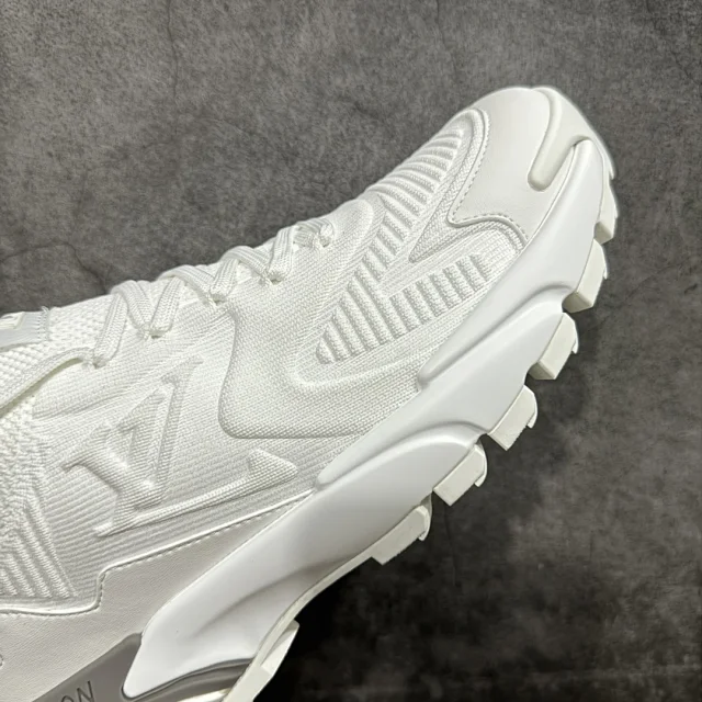 Louis Vuitton Sneakers LV Runner Tatic product detail image 78