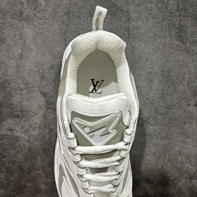 Louis Vuitton Sneakers LV Runner Tatic product detail image 32
