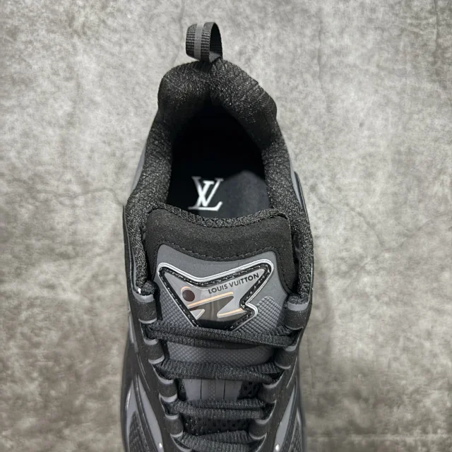 Louis Vuitton Sneakers LV Runner Tatic product detail image 41