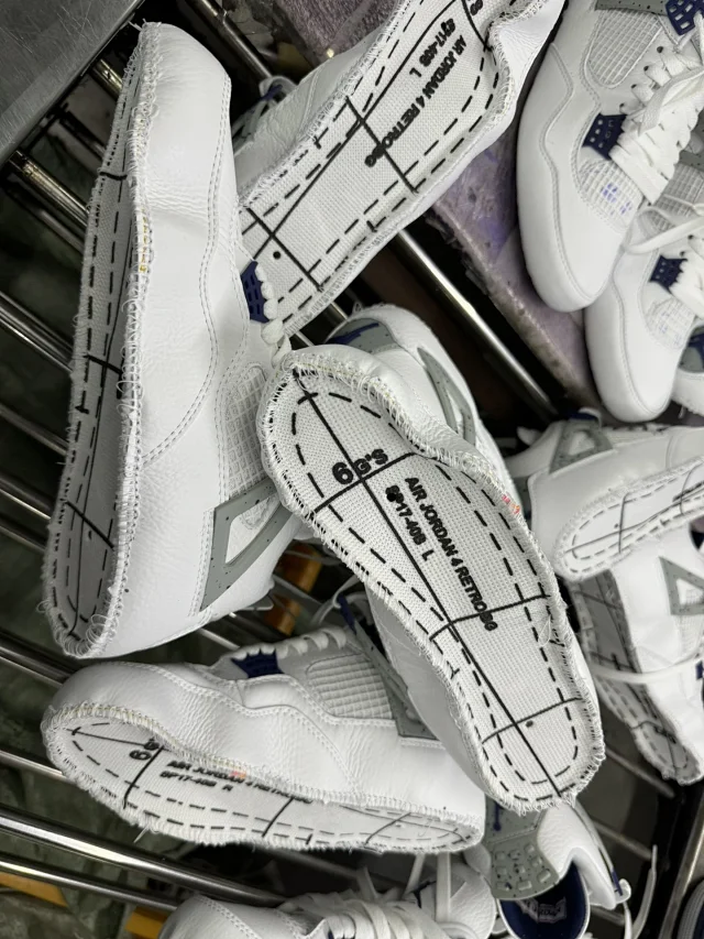 Jordan Sneakers Air 4 product detail image 40