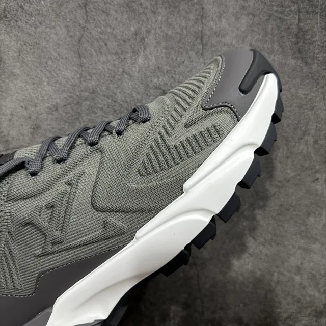 Louis Vuitton Sneakers LV Runner Tatic product detail image 69