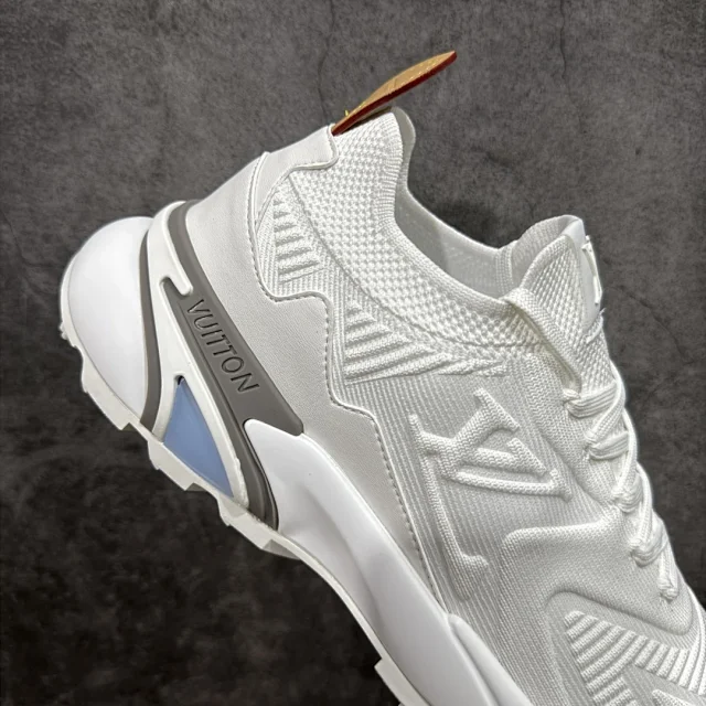 Louis Vuitton Sneakers LV Runner Tatic product detail image 79