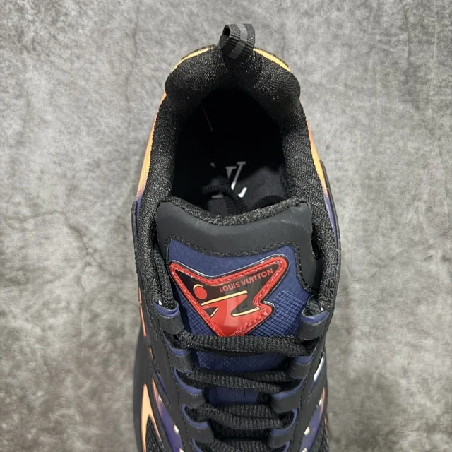 Louis Vuitton Sneakers LV Runner Tatic product detail image 14