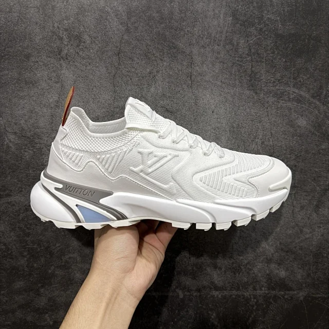 Louis Vuitton Sneakers LV Runner Tatic product detail image 73