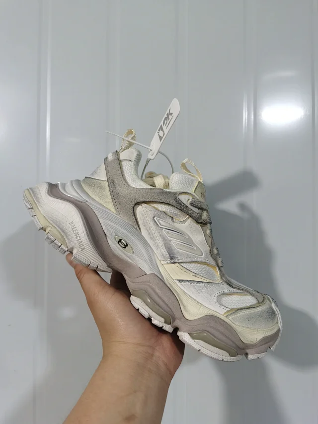 Balenciaga Sneakers Cargo Sneaker product detail image 36
