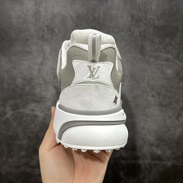 Louis Vuitton Sneakers LV Runner Tatic product detail image 35