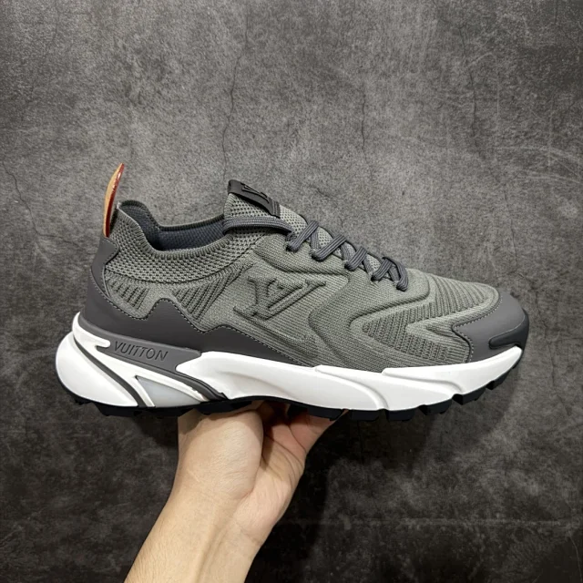 Louis Vuitton Sneakers LV Runner Tatic product detail image 64