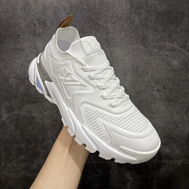 Louis Vuitton Sneakers LV Runner Tatic product detail image 74